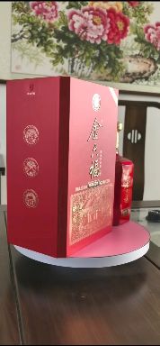 100大几十元一箱，金六福上开盖六角盒
50.8度，优级酒水，有1000多箱