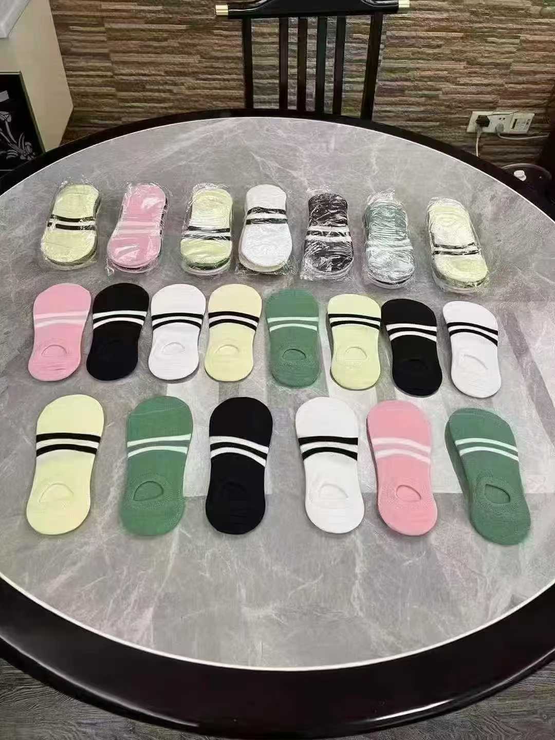 船袜 6000双 原件处理 板板正正 
​全清0.4元一双