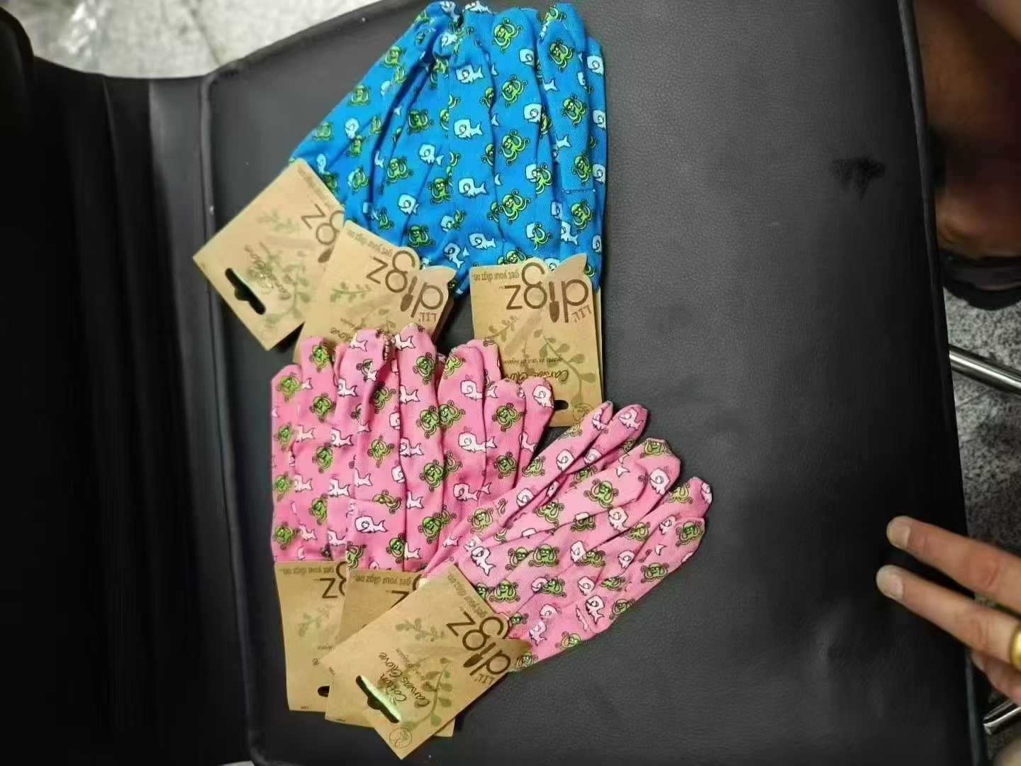 10000双左右儿童手套，清货0.35元一双