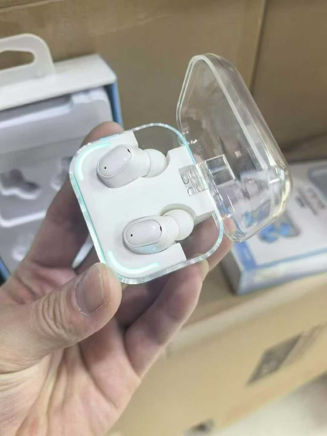 高档包装，透明盖款蓝牙耳机
1200个，一箱160个