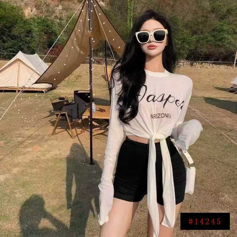 🐯882件夏季热卖甜酷薄款开叉长袖正肩显瘦T恤女辣妹宽松百搭冰丝防晒罩衫上衣，独立包装，均码，全清价4.5元，分货加1@_@