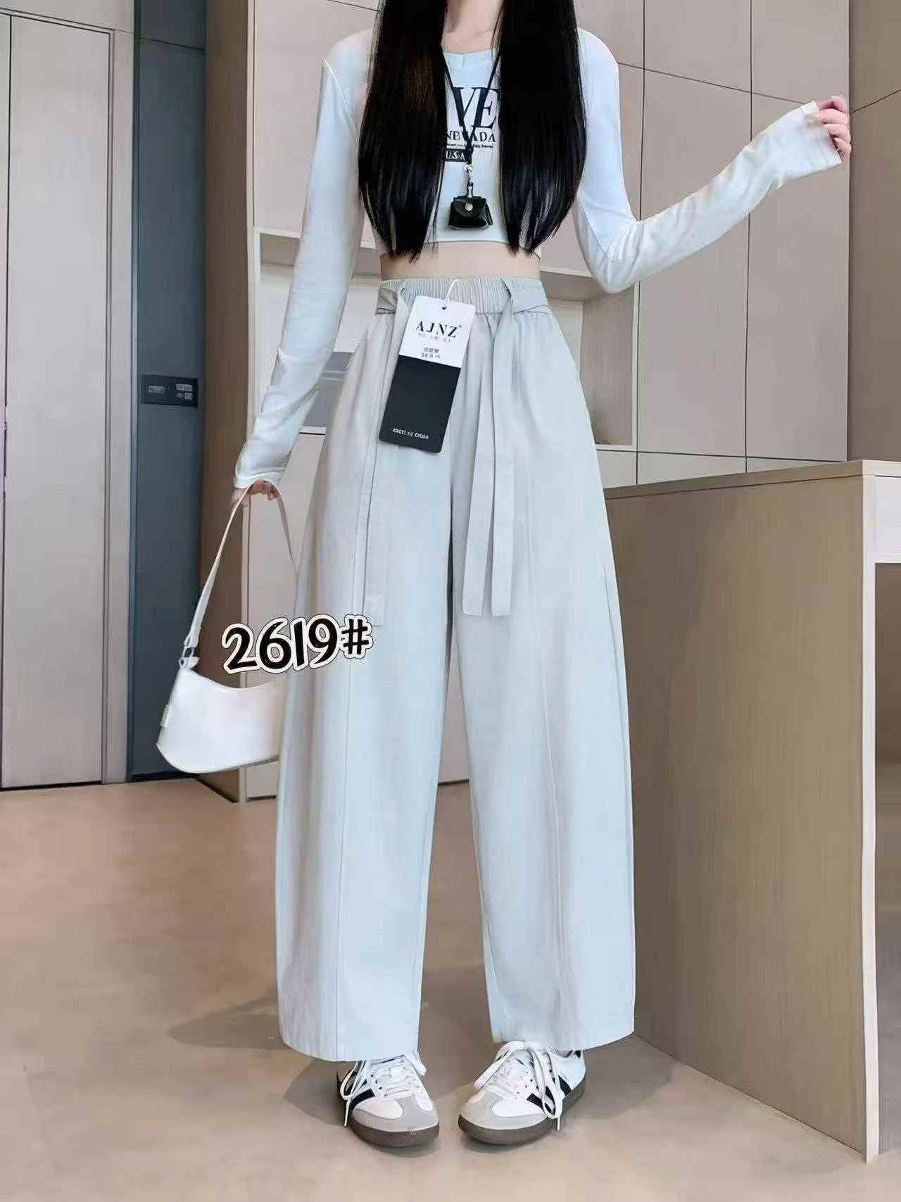 款号：2619
面料：夏款
颜色：白色   黑灰   蓝色   粉色   茶白  高级灰
码子：M   L   XL