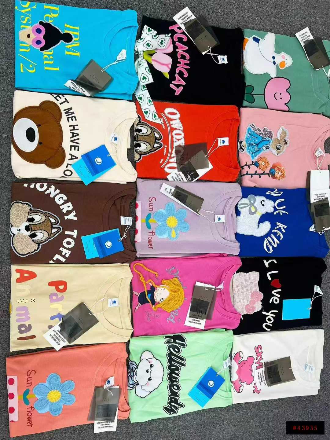 ☕️重工立体工艺玩偶🧸卡通T恤3000件全清11.8元，100件起12.8元，均码宽松版，小整图片款花型颜色，统一视频款吊牌，独立包装，卡通可爱短袖上衣立体小熊玩偶字母圆领花朵印花T恤宽松百搭女潮@_@