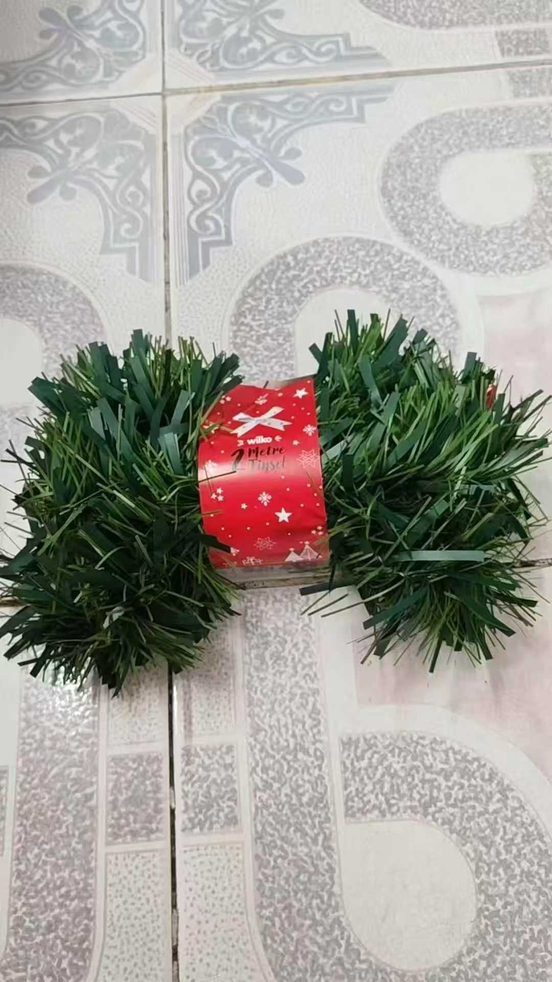 十几个柜的圣诞用品。可按柜，可打包处理！
