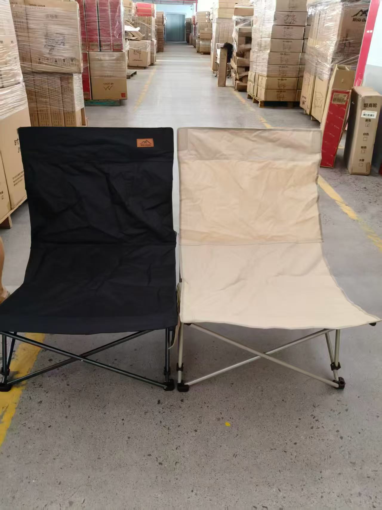 高端精品户外躺椅3000个，70x70x82，四档调节，三个颜色，独立包装，价格非常便宜